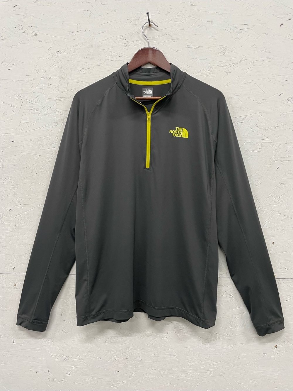 The North Face Men's Large 1/4 Zip Pullover Jacket Charcoal Gray Neon Yellow, L
